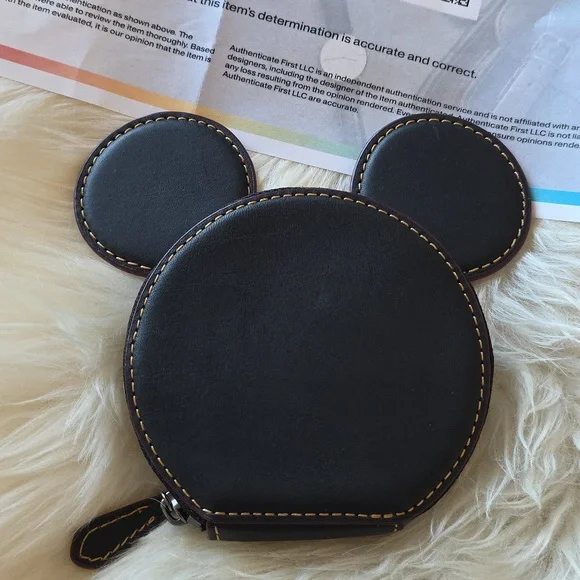 Adorable Disney X Coach Mickey Mouse Ears Coin Wallet 🖤🐭❤️🎁